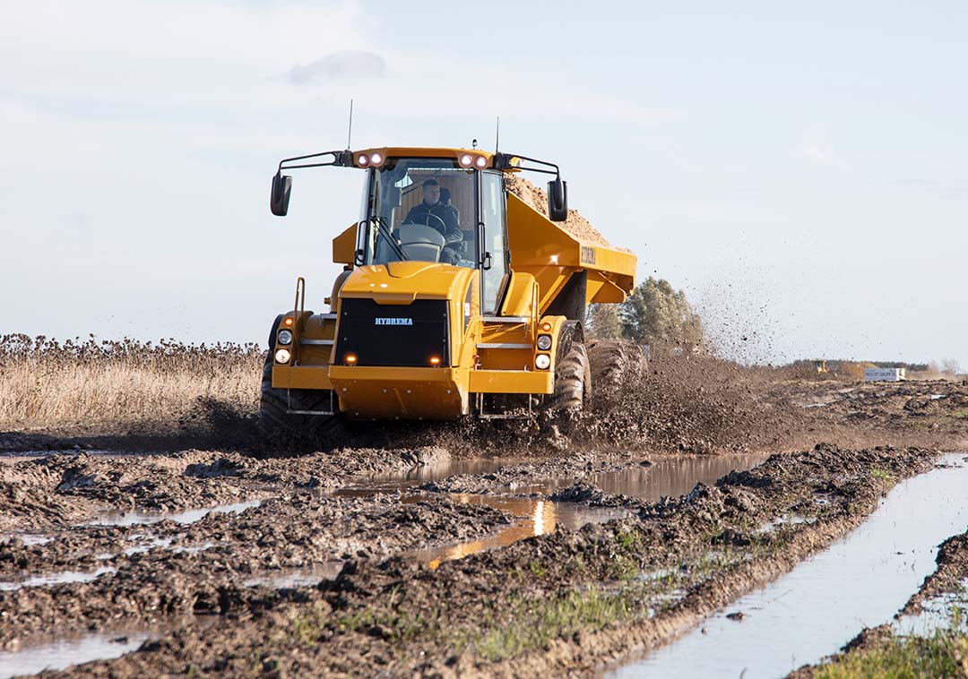920G Front View Splash Soft Terrain 1